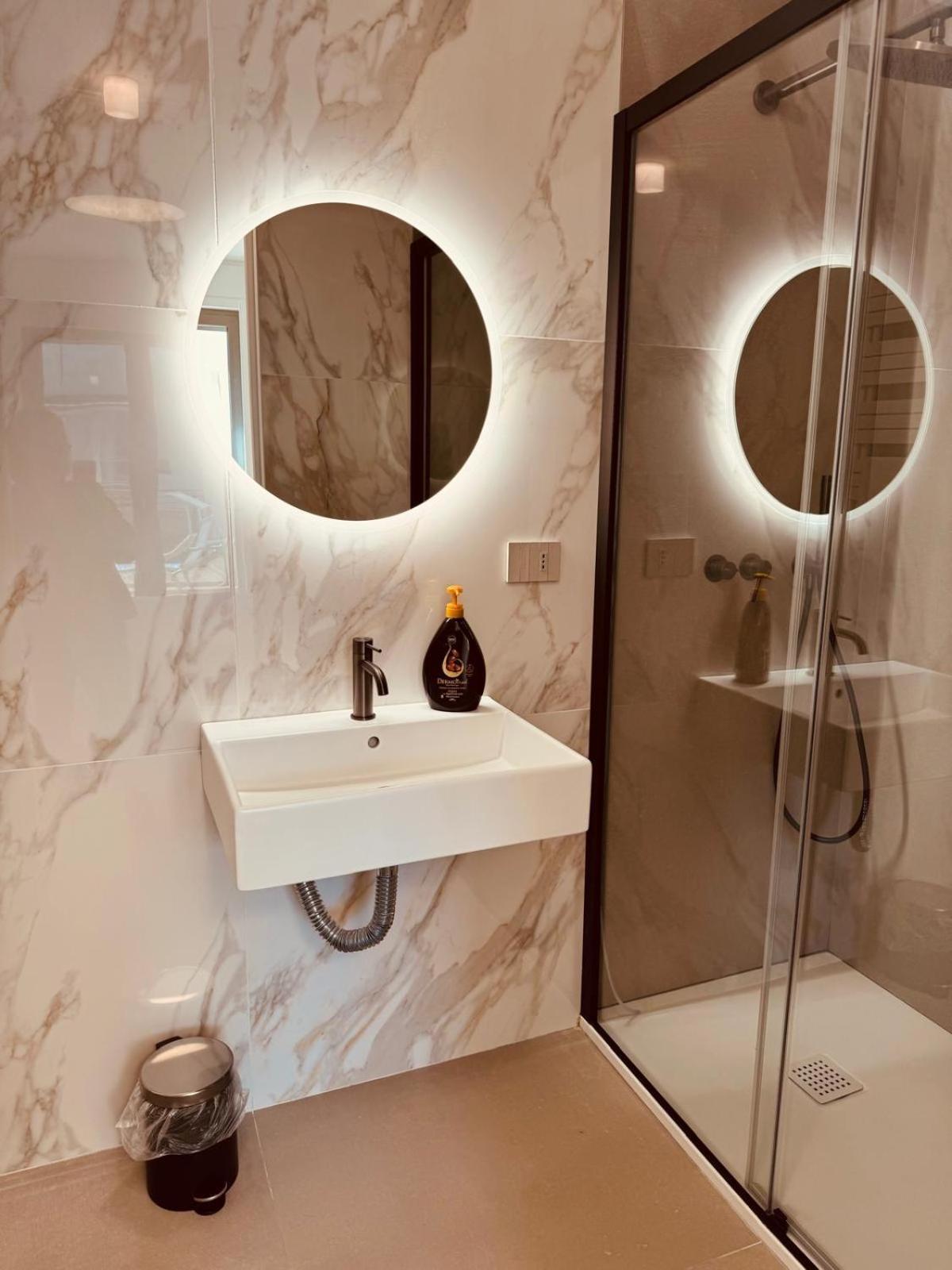 Apartment Piccinni Exclusive 5 *